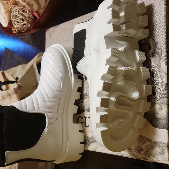 Women's  authentic GUCCI BOOTS - Picture 6 of 7